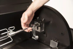 Broil King Pellet Smoker Drehspieß-Set Mit Elektromotor -Broil King || Napoleon || Rösle Verkaufsgeschäft 22153 broil king pellet smoker drehspies 2 1607699336