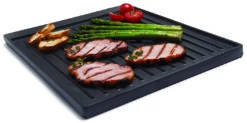 Broil King Grillplatte / Gussplatte Signet 5 Broil King Grillplatte / Gussplatte Signet -Broil King || Napoleon || Rösle Verkaufsgeschäft Broil King Grillplatte Gusseisen Signet 11221 propped 02