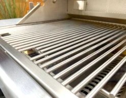 BULL Angus - Gasgrill Mit Infrarot Backburner Und Rotisserie -Broil King || Napoleon || Rösle Verkaufsgeschäft Bull Angus Grillstation Grillrost Detail 44000CEBU