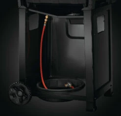 Napoleon Freestyle 365 Gasgrill, Graphit - Mit Sizzle Zone - Modell 2023 -Broil King || Napoleon || Rösle Verkaufsgeschäft Napoleon Freestyle Gasgrill Flaschenhalter 1