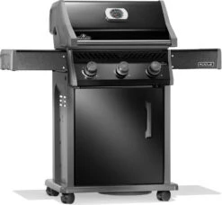 Napoleon Rogue 425 Gasgrill - All Black - Modell 2023 - Inkl. Abdeckhaube Und Grillplatte -Broil King || Napoleon || Rösle Verkaufsgeschäft Napoleon Rogue R425 Gasgrill All Black seitlich