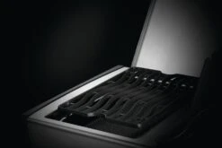 Napoleon Rogue SE 625 Gasgrill, Schwarz Mit Gussrosten, Sizzle Zone Und Heckbrenner - Modell 2023 -Broil King || Napoleon || Rösle Verkaufsgeschäft Napoleon Rogue SE Sizzle Zone