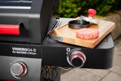 Rösle Videro G4-S VARIO+ Schwarz Gasgrill - FC Bayern Edition -Broil King || Napoleon || Rösle Verkaufsgeschäft Roesle Videro G4 S Bayern Grill Seitenablage