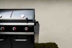 Outdoorchef Dualchef 425 G Gasgrill Mit Seitenkocher -Broil King || Napoleon || Rösle Verkaufsgeschäft outdoorchef dualchef 425 g seitenablage abgeklappt 18 700 16